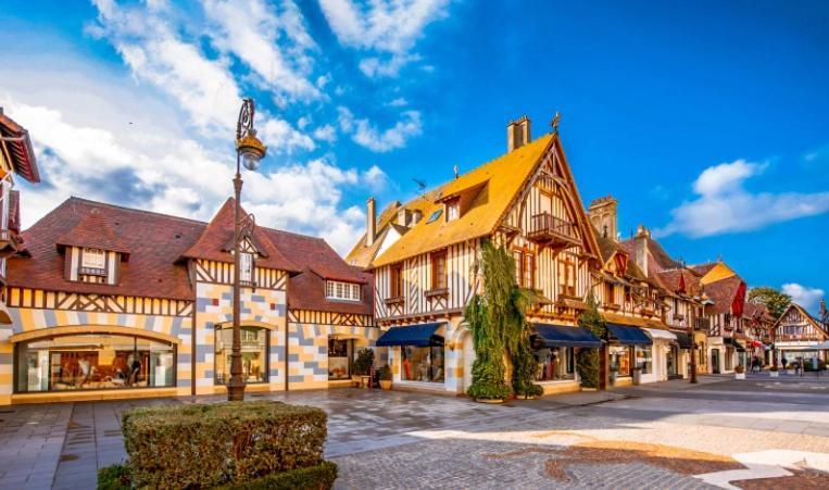 Ulysse By Kleidos - Charmant T2 Dans Le Centre De Pont-Audemer Kültér fotó